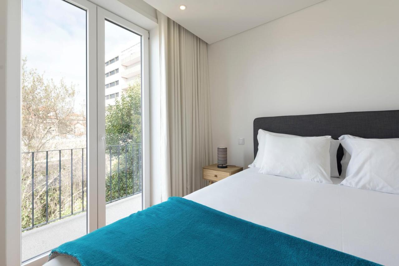 Lovelystay - Central Flat W/ Ac & Balcony Porto Luaran gambar