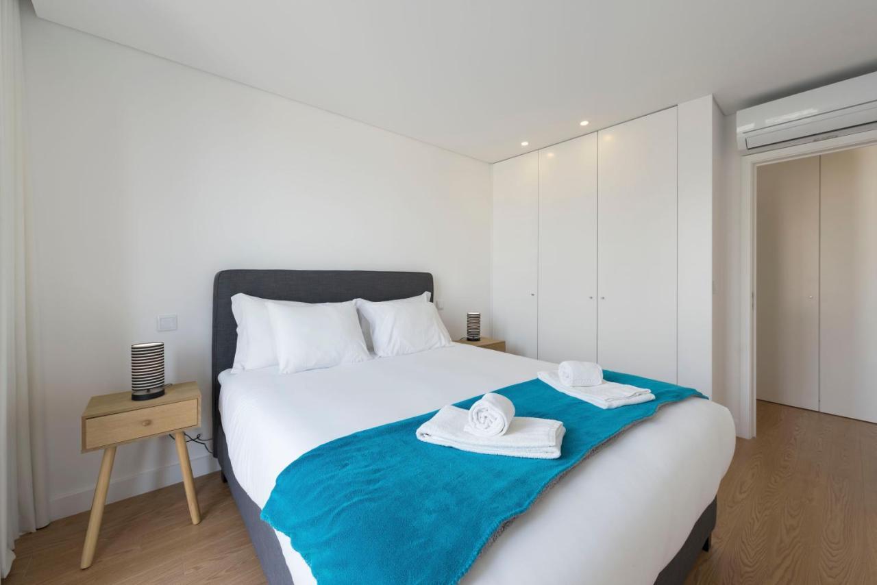 Lovelystay - Central Flat W/ Ac & Balcony Porto Luaran gambar
