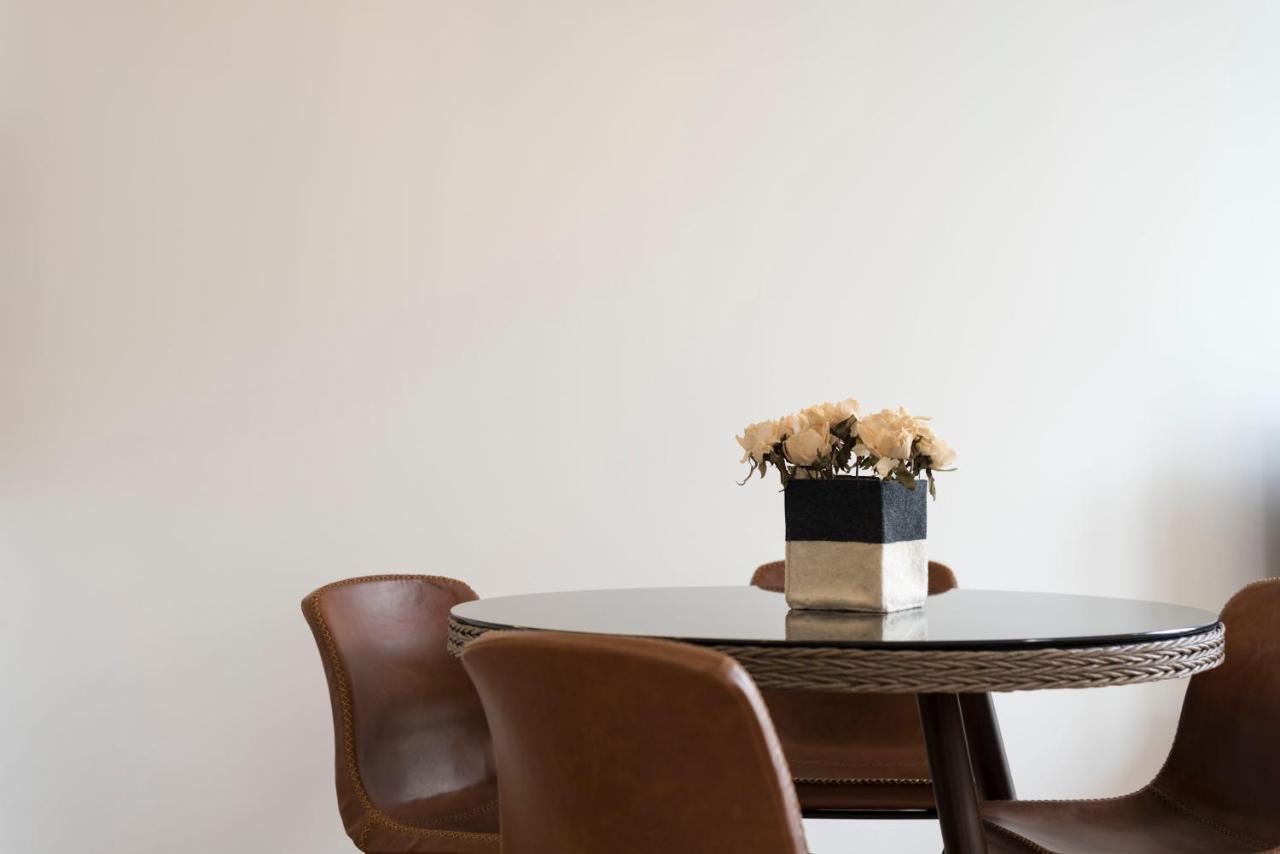 Lovelystay - Central Flat W/ Ac & Balcony Porto Luaran gambar