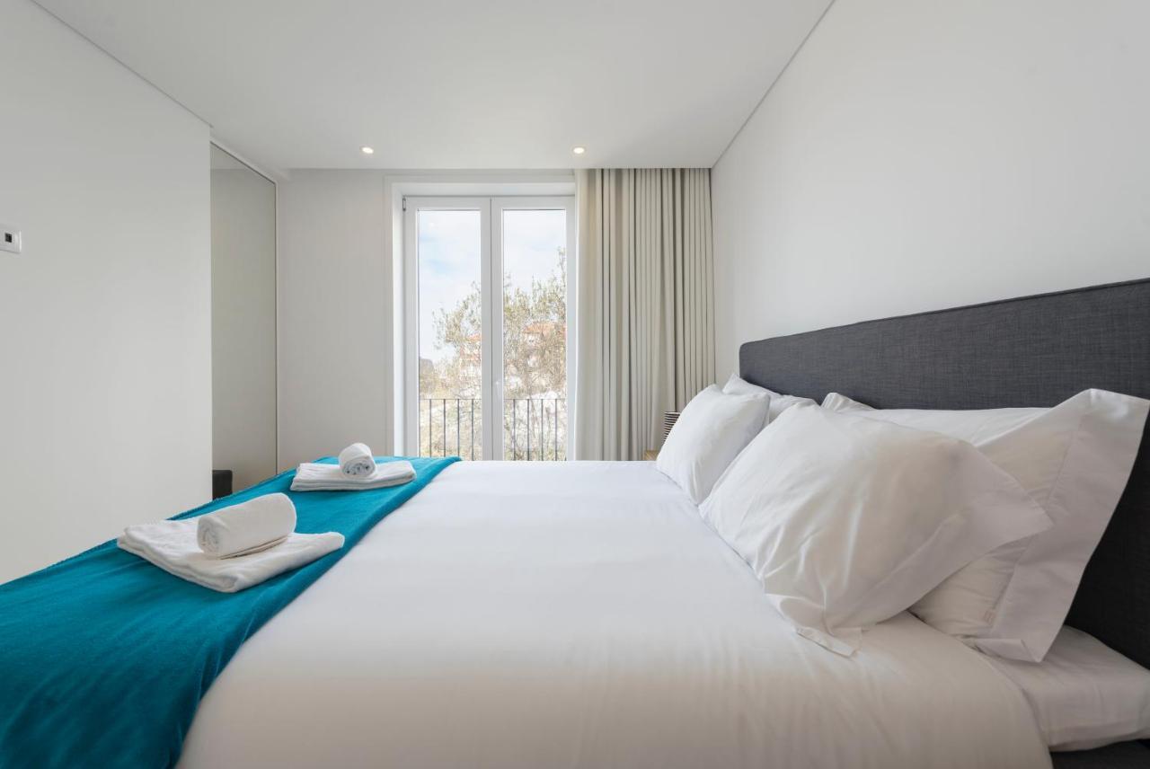 Lovelystay - Central Flat W/ Ac & Balcony Porto Luaran gambar